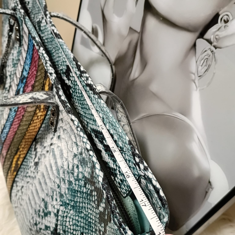 Badgley Mischka Vibrant Snake Print Tote - Picture 4 of 7